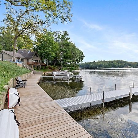 Lakeside Getaway With Dock, Firepit, Grill Newaygo Kültér fotó